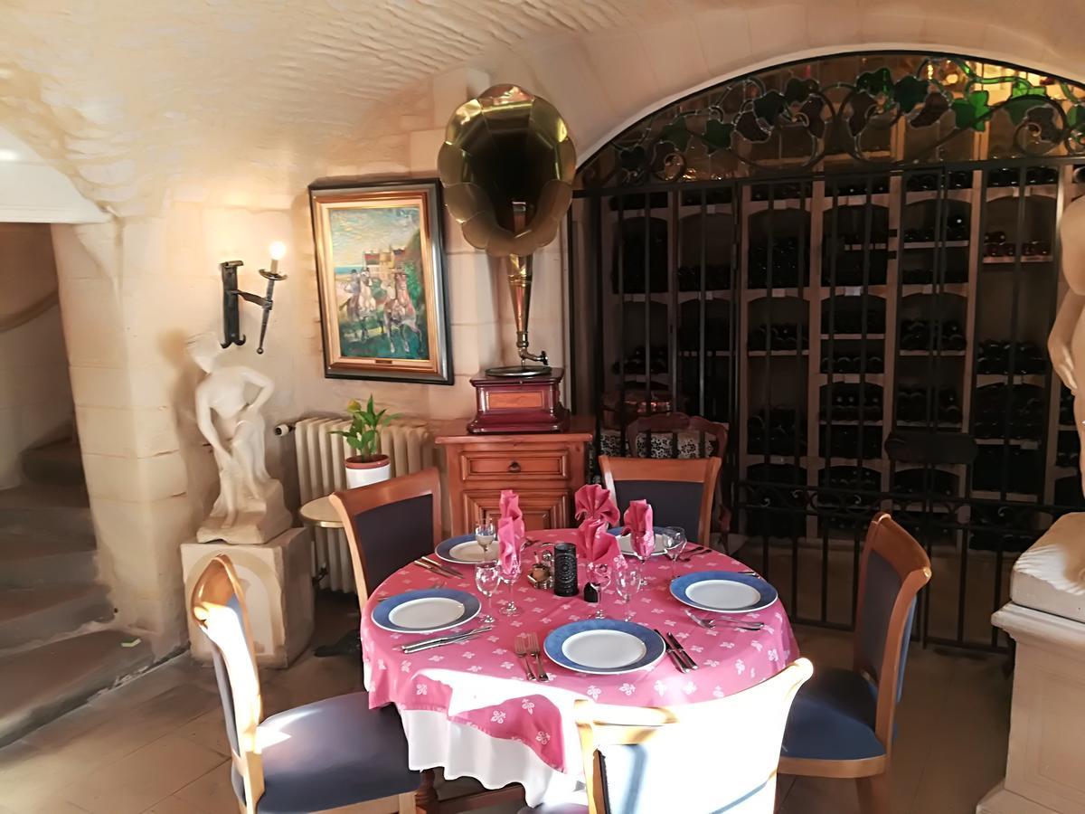 Hostellerie Saint Martin- Logis Hotel Et Restaurant Creully sur Seulles Exteriör bild