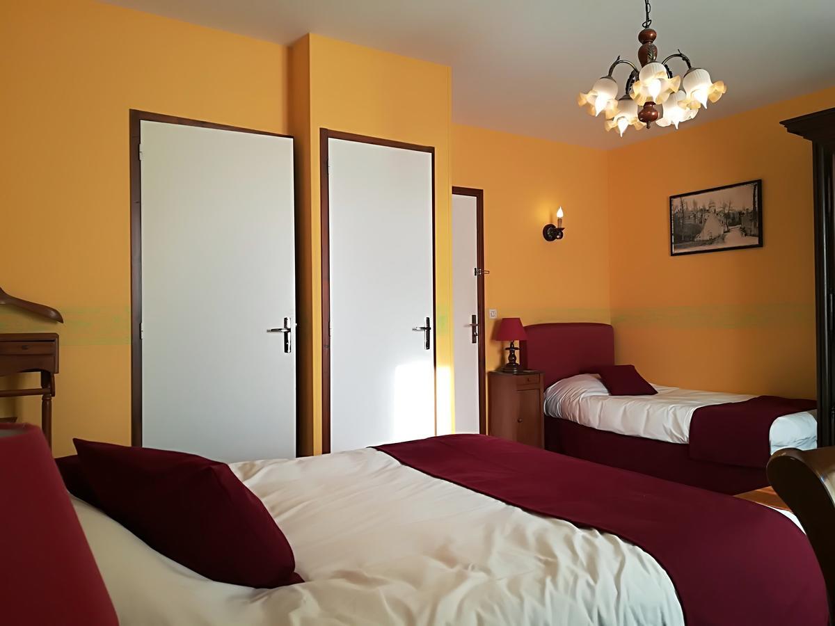 Hostellerie Saint Martin- Logis Hotel Et Restaurant Creully sur Seulles Exteriör bild