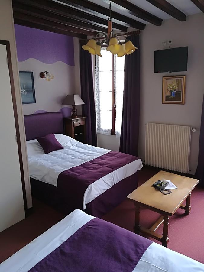 Hostellerie Saint Martin- Logis Hotel Et Restaurant Creully sur Seulles Exteriör bild