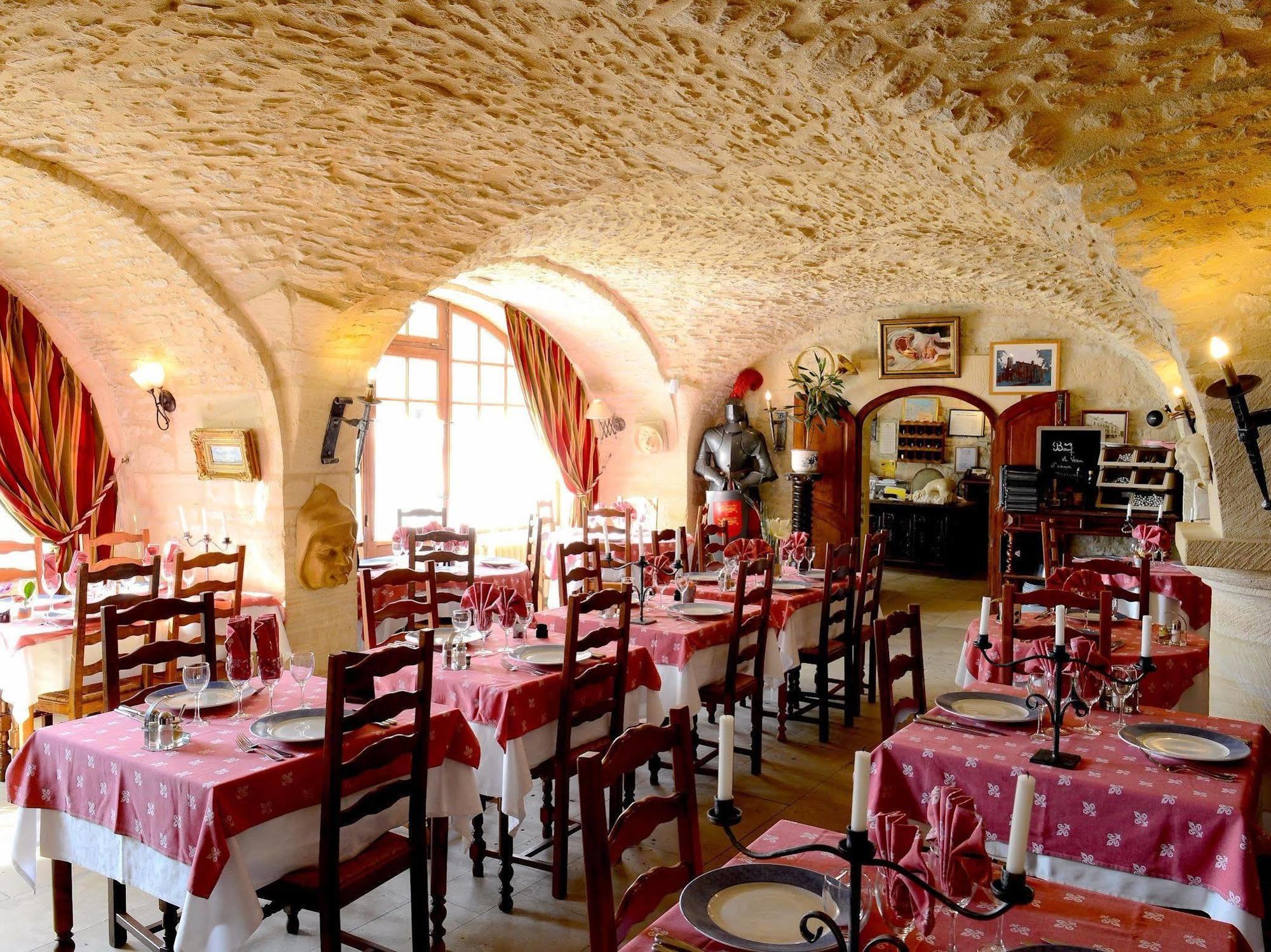 Hostellerie Saint Martin- Logis Hotel Et Restaurant Creully sur Seulles Exteriör bild